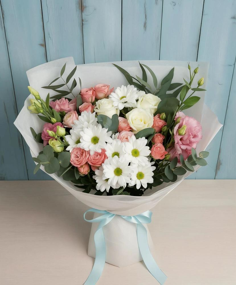 Букет цветов из: Розы, Лизиантусы и Хризантемы в Менделеевске