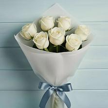 Букет 7 Белых роз Эдлесс Лав в Менделеевске