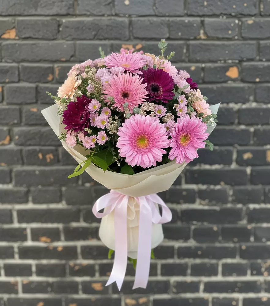 Букет цветов из: Герберы и Хризантемы в Менделеевске