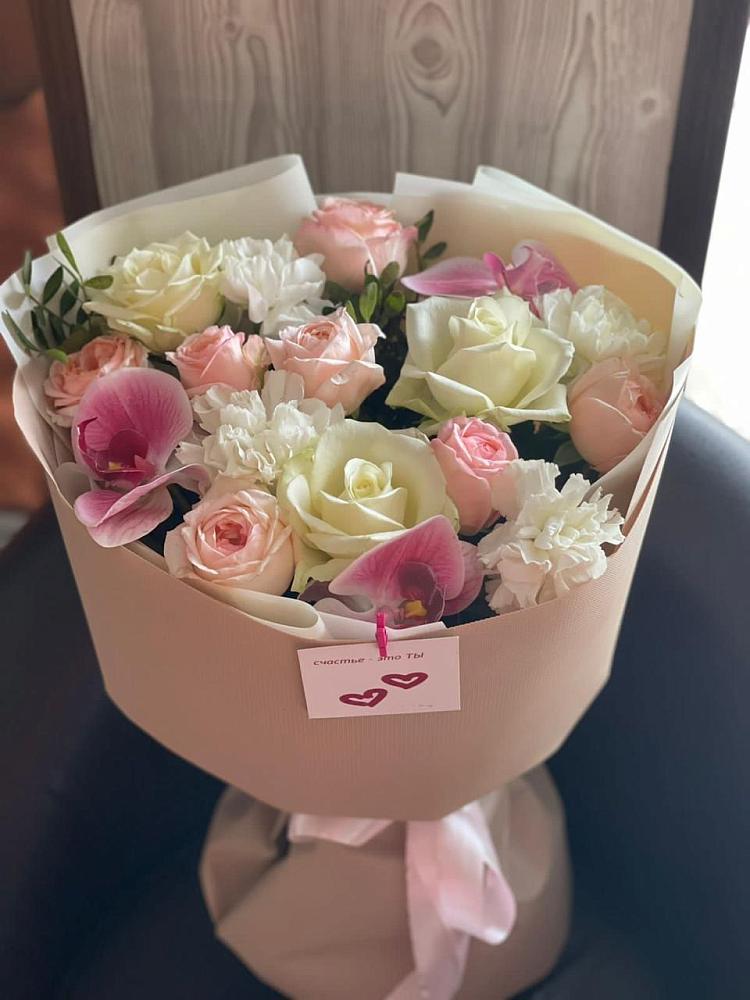 Букет цветов из: Орхидеи, Розы и Гвоздики в Менделеевске