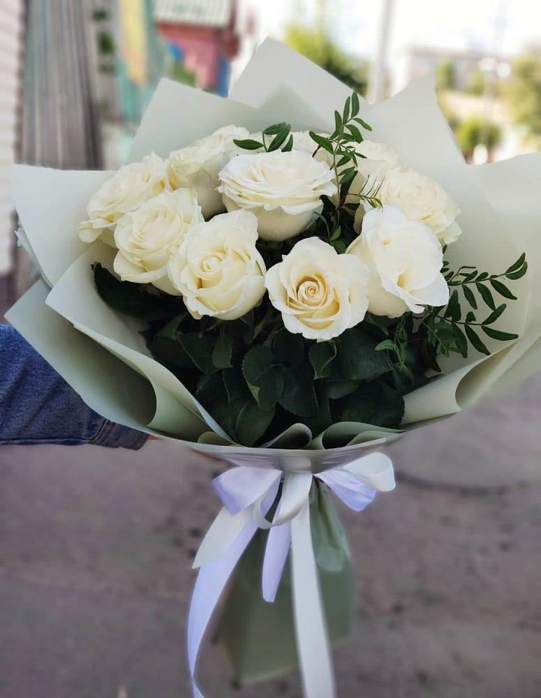 Букет Белые розы Проуд в Менделеевске