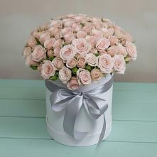 Цветочная композиция из Розы в шляпной коробке в Менделеевске