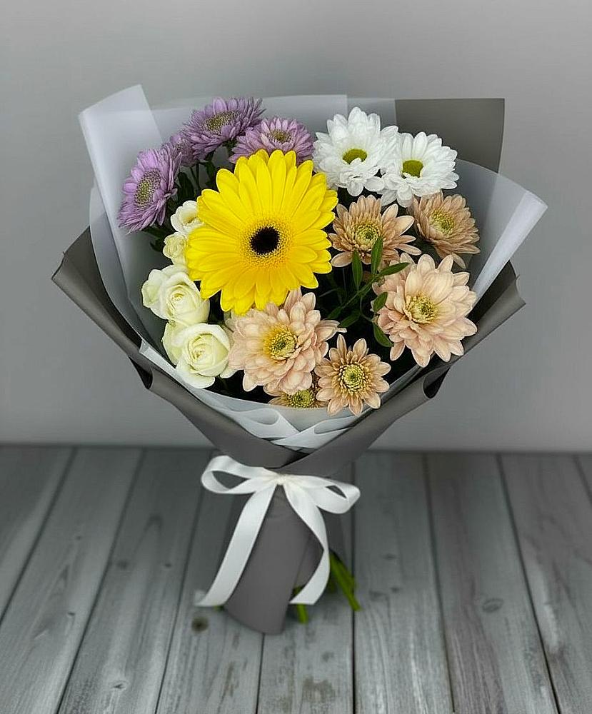 Букет цветов из: Розы, Герберы и Хризантемы в Менделеевске