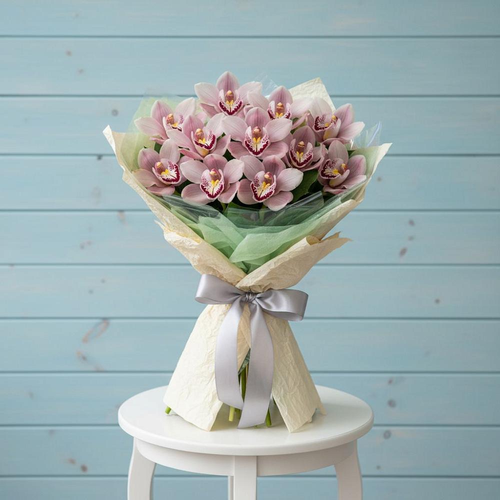 Букет цветов из: Орхидеи и Розы в Менделеевске