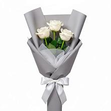Букет 3 белые розы в Менделеевске