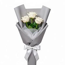 Букет 3 белые розы в Менделеевске