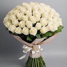 Букет 101 беля роза Белоснежка в Менделеевске