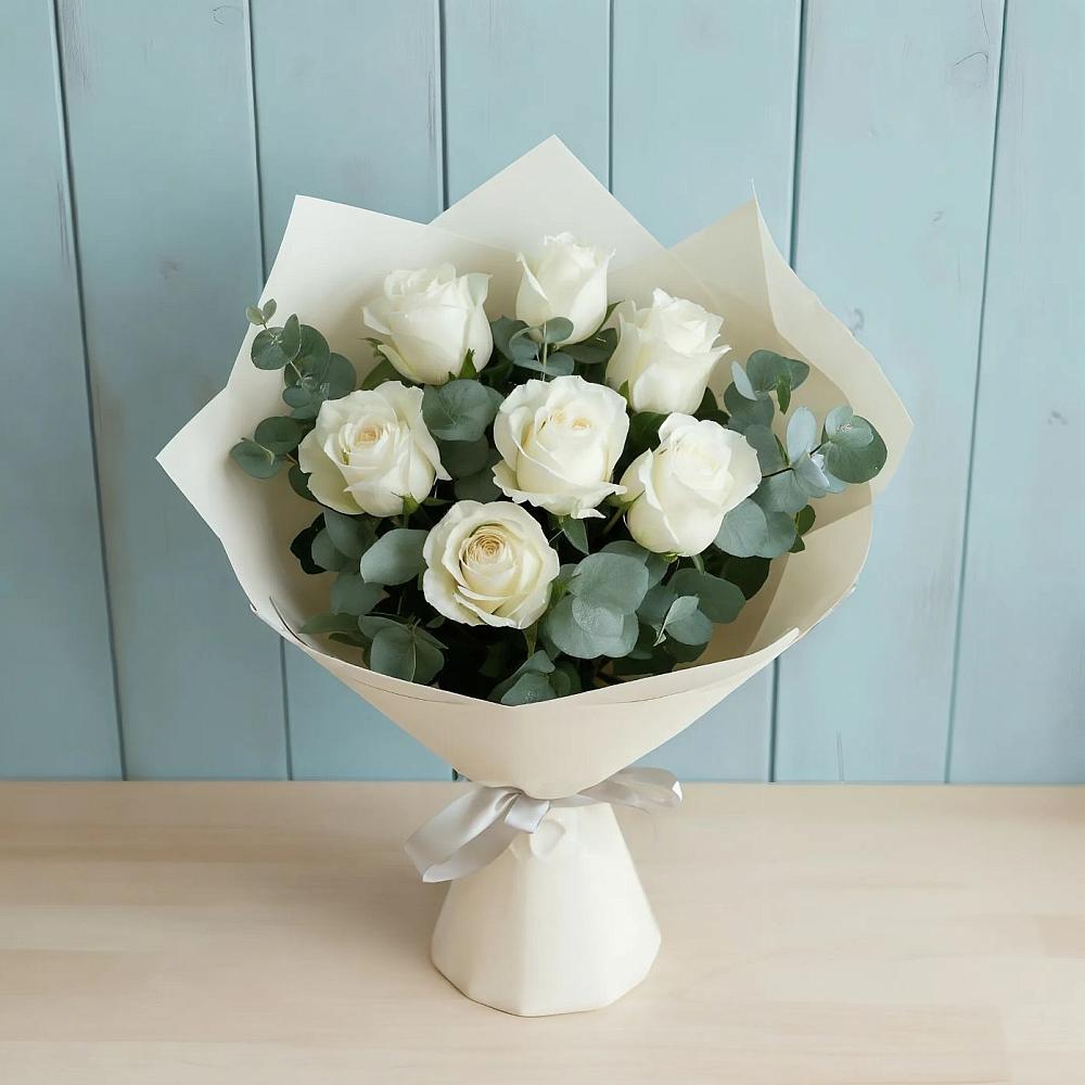 Букет Белые розы в Эвкалипте в Менделеевске