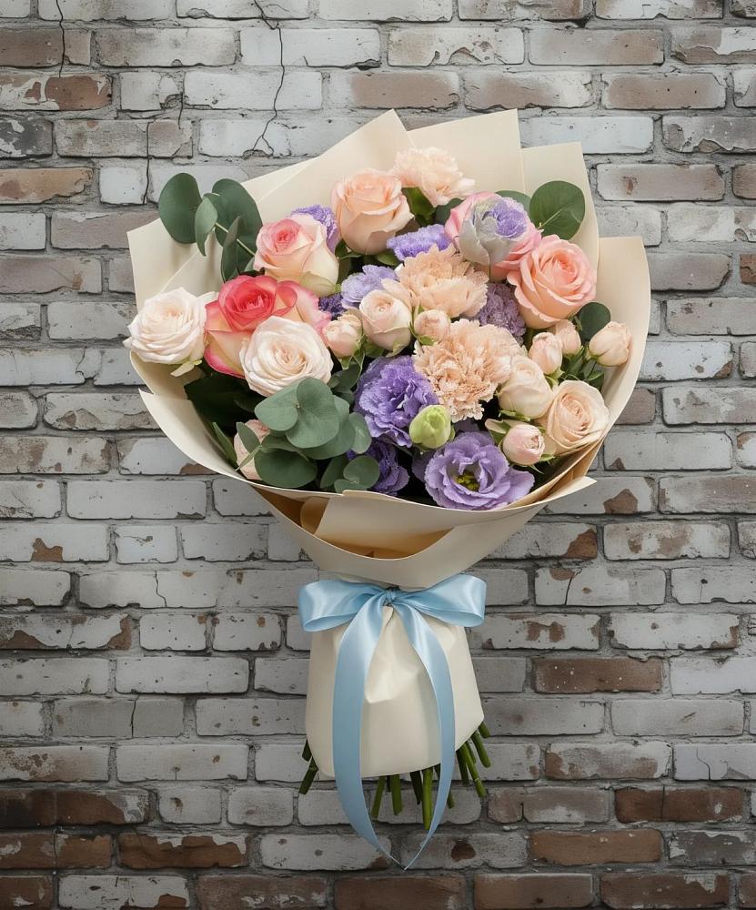 Букет цветов из: Розы, Лизиантусы и Гвоздики в Менделеевске