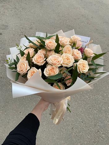 Букет Кремовые розы Латте в Менделеевске