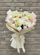 Букет цветов из:  Гвоздики, Розы, Лизиантусы и Хризантемы в Менделеевске
