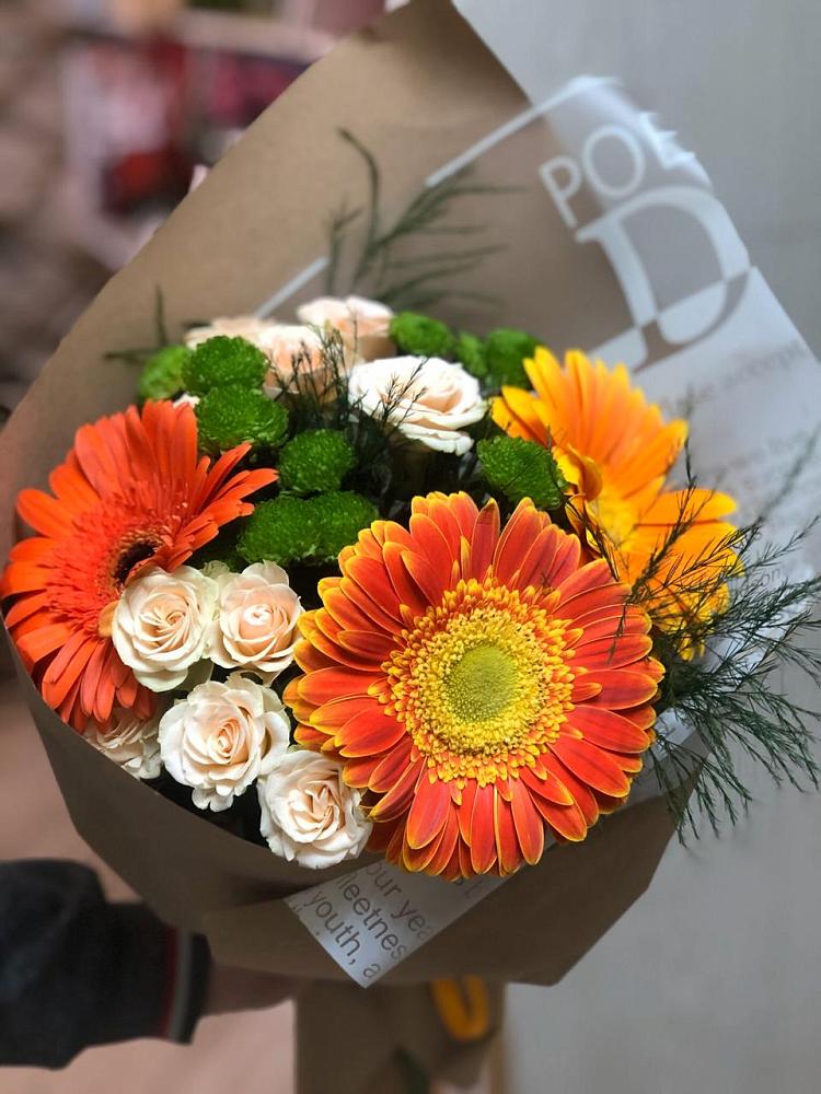 Букет цветов из: Герберы, Хризантемы и Розы в Менделеевске