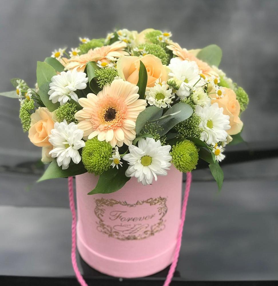 Цветочная композиция из Розы, Герберы и Хризантемы в шляпной коробке в Менделеевске