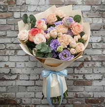 Букет цветов из:  Розы, Лизиантусы и Гвоздики в Менделеевске