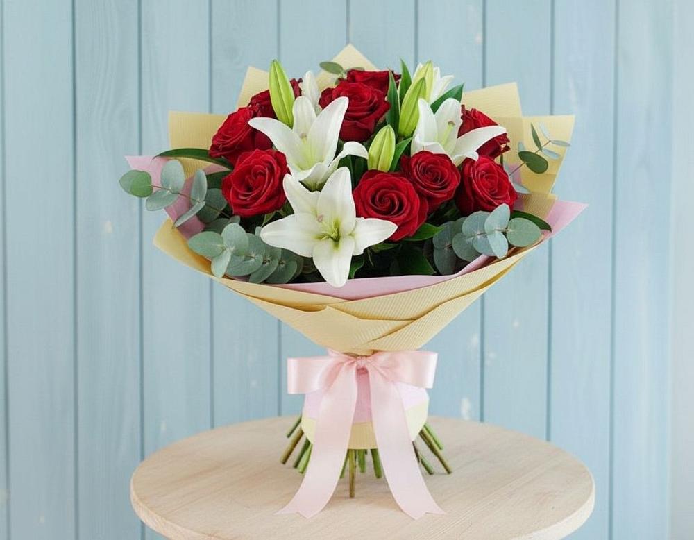 Букет цветов из: Лилии и Розы в Менделеевске